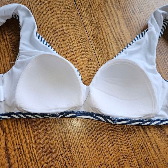 Time and Tru Women’s Size M 8 to 10 Navy & White Bathing Suit Top NWT - Picture 8 of 8